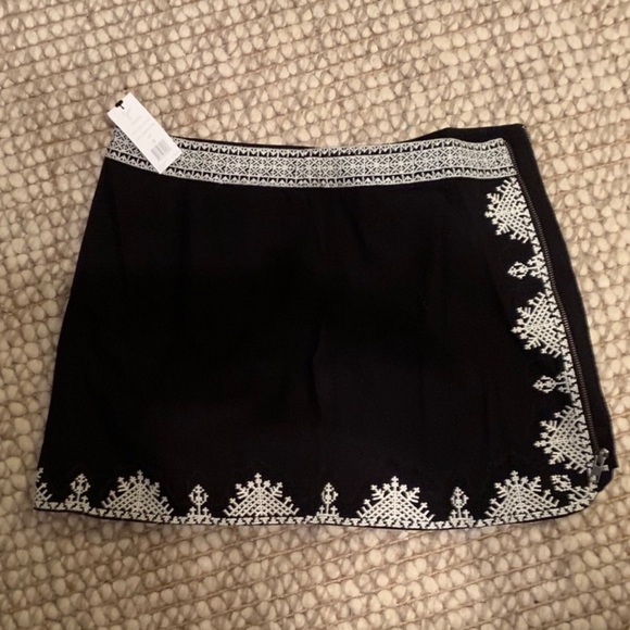 Joie Genovefa Mini Skirt in Black. - Picture 5 of 6